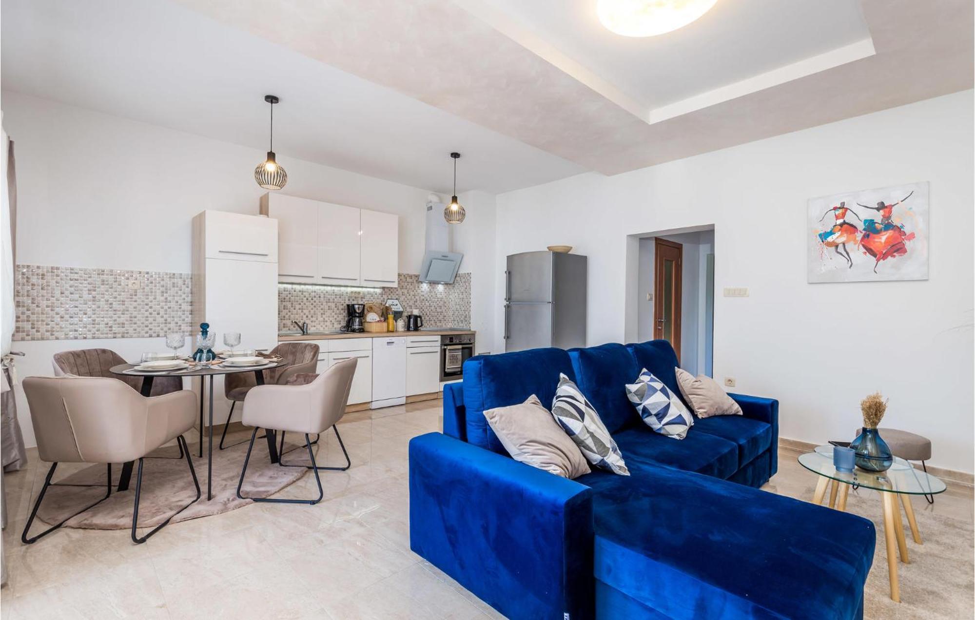 2 Bedroom Amazing Apartment In Rijeka Exterior photo